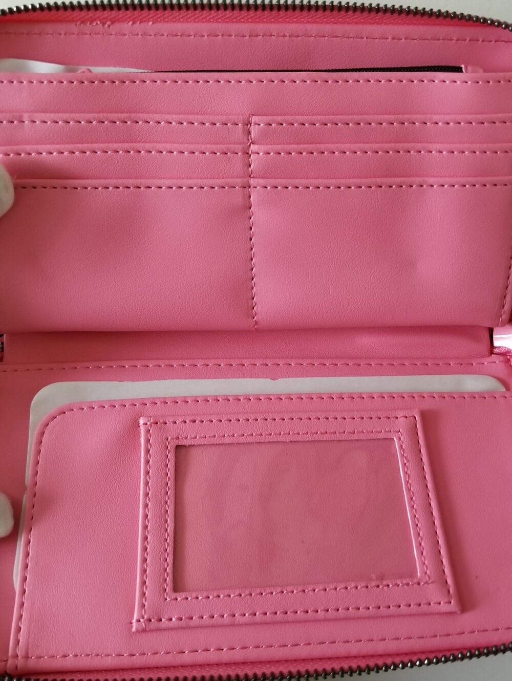 Betsey Johnson Pink Quilted Hearts Zip Around Wallet With Wristlet NWT - Picture 6 of 6
